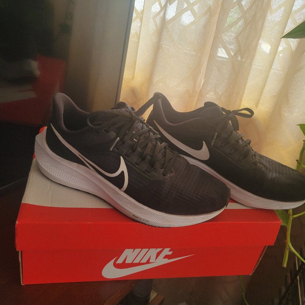 Womens Nike Air Zoom Pegasus Running Sneakers